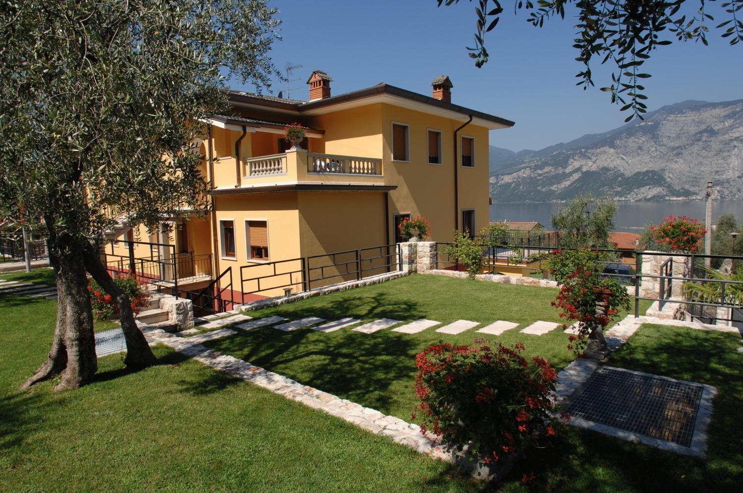 Villa Due Leoni - Residence Brenzone sul Garda Exteriör bild