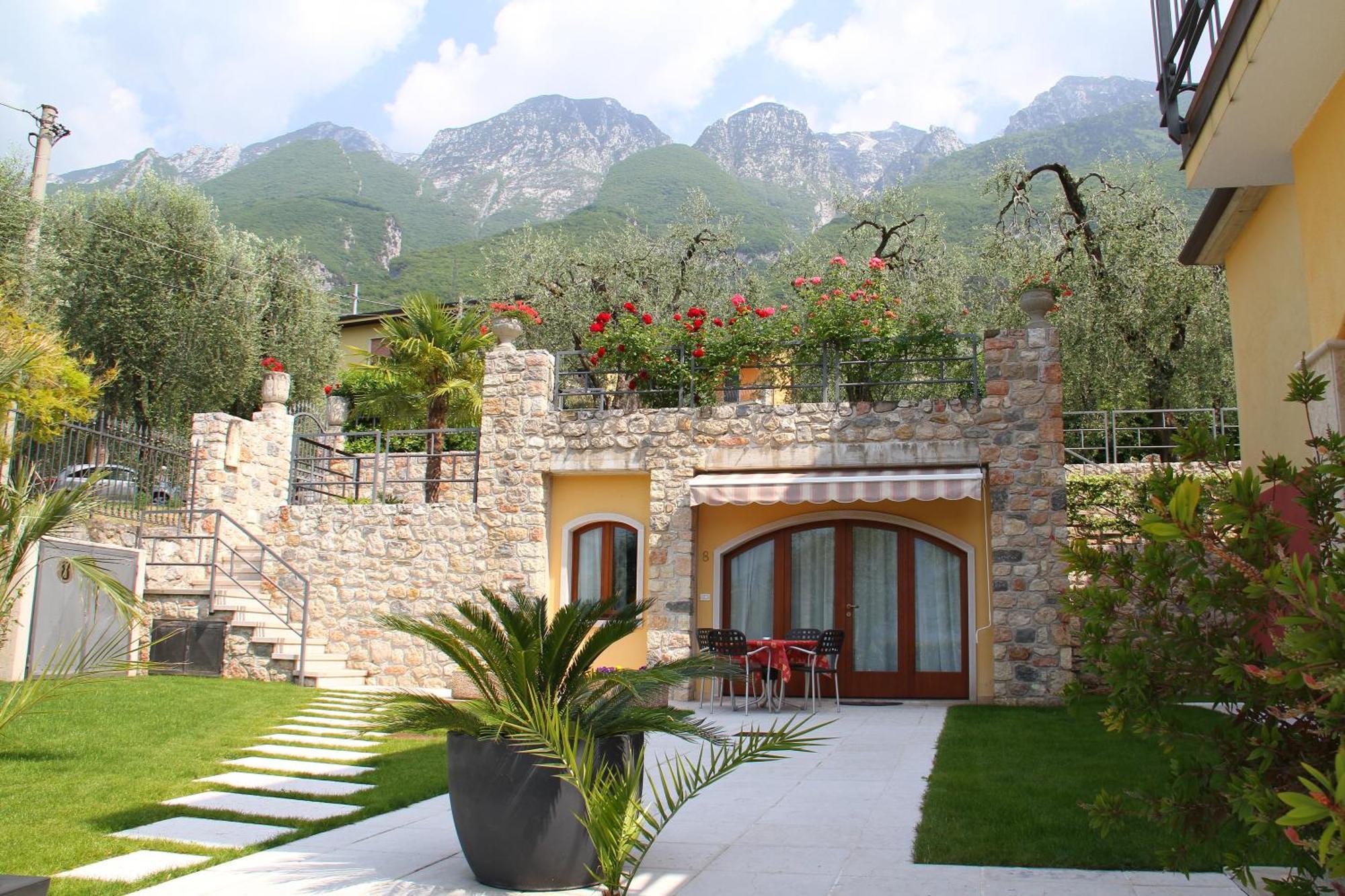 Villa Due Leoni - Residence Brenzone sul Garda Exteriör bild