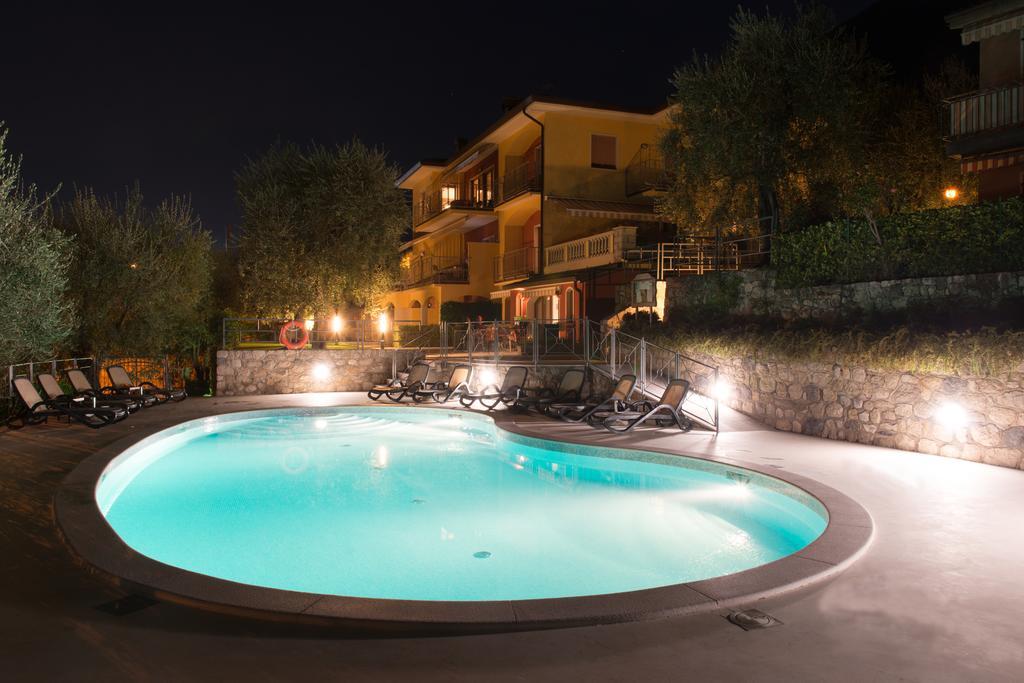 Villa Due Leoni - Residence Brenzone sul Garda Exteriör bild
